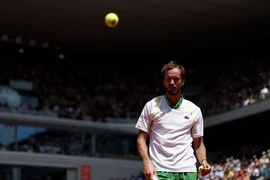 Roland Garros 2023: Tay vợt số 2 thế giới bị loại ngay từ vòng 1