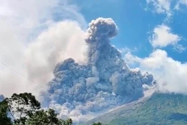 Núi lửa Marapi ở miền Tây Indonesia phun trào. (Nguồn: ndtv)