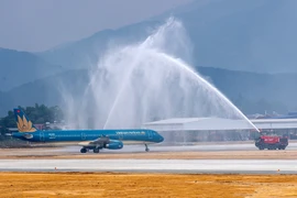 Lần đầu tiên trong lịch sử, Sân bay Biện Biên đón nhận thành công một máy bay cỡ lớn, hiện đại do Vietnam Airlines khai thác. (Ảnh: PV/Vietnam+)