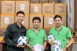 VFF đã tiếp nhận hơn 50.000 trái bóng FIFA hỗ trợ để phát triển bóng đá học đường tại Việt Nam. (Ảnh: VFF)