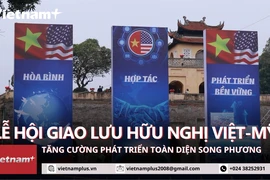 Lễ hội Giao lưu Hữu nghị Hoa Kỳ-Việt Nam thu hút đông đảo khách tham quan