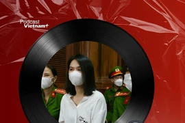 Tin nóng 2/2: Người mẫu Ngọc Trinh bị tuyên án 1 năm tù treo 