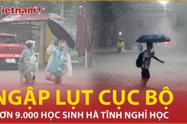 Giao thông chia cắt nghiêm trọng, hơn 9000 học sinh Hà Tĩnh không thể đến trường