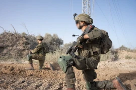 Binh sỹ Israel thực hiện chiến dịch quân sự ở Dải Gaza ngày 25/4/2024. (Ảnh: THX/TTXVN)