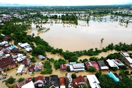 Ngập lụt sau mưa lớn tại Nam Sulawesi, Indonesia ngày 4/5/2024. (Ảnh: THX/TTXVN)