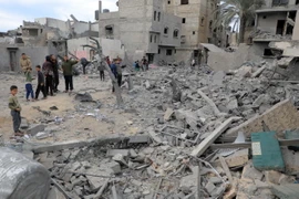 Cảnh đổ nát sau cuộc không kích của Israel xuống Dải Gaza ngày 12/2/2024. (Ảnh: THX/TTXVN)
