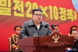 Nhà lãnh đạo Kim Jong-un phát biểu tại Lễ động thổ dự án. (Nguồn: Yonhap)
