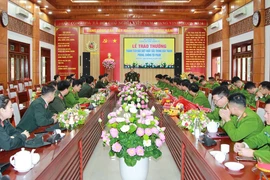 Công an tỉnh Nghệ An trao thưởng thành tích đặc biệt xuất sắc của các đơn vị, địa phương trong công tác đấu tranh phòng, chống tội phạm. (Nguồn: Công an Nhân dân)