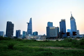 Khu vực ven sông Sài Gòn phía Khu Đô thị Thủ Thiêm. (Ảnh: Hồng Đạt/TTXVN)