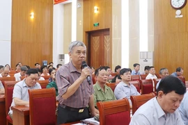 Cử tri quận Hoàng Mai phát biểu ý kiến. (Nguồn: Trang thông tin điện tử của Đoàn đại biểu Quốc hội và Hội đồng Nhân dân thành phố Hà Nội)