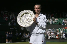 Krejcikova nhận danh hiệu vô địch đơn nữ Wimbledon 2024. (Nguồn: Getty).