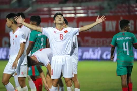 Tiền vệ Lê Văn Quang Duyệt (số 8) ăn mừng bàn thắng nâng tỷ số lên 3-1 cho U20 Việt Nam. (Ảnh: Việt Anh/Vietnam+)