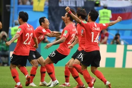 Pha ăn mừng bàn thắng của các tuyển thủ Hàn Quốc trước đội Đức trong lượt cuối vòng bảng World Cup 2018 ở Kazan, Nga ngày 27/6. (Nguồn: THX/TTXVN)