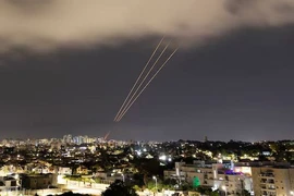 Một hệ thống chống tên lửa nhìn từ Ashkelon, Israel. (Nguồn: Reuters)