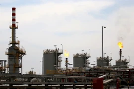Nhà máy lọc dầu Zubair, Đông Nam Basra, Iraq. (Ảnh: AFP/TTXVN)