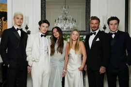 Gia đình David Beckham sum họp chúc mừng sinh nhật 50 tuổi của Victoria Beckham.