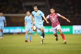 V-League: Đội đầu bảng Nam Định suýt trắng tay trên sân Thống Nhất