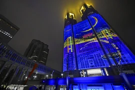 Trụ sở cao tầng của chính quyền thủ đô Tokyo của Nhật Bản hiện đang được sử dụng là nơi trưng bày màn hình trình chiếu cố định lớn nhất thế giới. (Nguồn: The Japan Times)