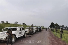 Binh sỹ thuộc Phái bộ Gìn giữ hòa bình của LHQ tại CHDC Congo (MONUSCO) tuần tra tại Kibumba, ngày 22/2/2021. (Ảnh: AFP/TTXVN) 
