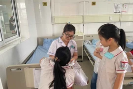 Sức khỏe các em học sinh trường Tiểu học Quang Hanh, TP.Cẩm Phả nghi ngộ độc thực phẩm đều đã ổn định.