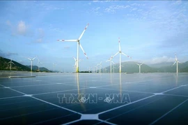 Dự án điện gió và điện mặt trời tại xã Lợi Hải và Bắc Phong (Thuận Bắc) được triển khai nhanh nhờ sự hỗ trợ lớn của tỉnh Ninh Thuận. (Ảnh: Minh Hưng/TTXVN)
