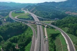 Một đoạn trong cao tốc Mai Châu-Đại Bộ ở Trung Quốc.(Ảnh: Sở Giao thông Quảng Đông)