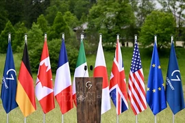  Cờ của các nước G7 và Liên minh châu Âu tại Hội nghị thượng đỉnh G7 ở Elmau Castle, Đức, ngày 28/6/2022. (Ảnh: AFP/TTXVN)