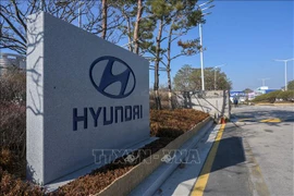 Biểu tượng Hyundai tại một nhà máy của hãng ở Asan, phía nam thủ đô Seoul, Hàn Quốc. (Ảnh minh họa: AFP/TTXVN) 