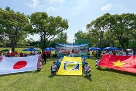 Lễ chào cờ khai mạc Giải bóng đá người Việt tại khu vực Kyushu (Nhật Bản). (Ảnh: Phạm Tuân/TTXVN)