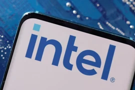 Intel cho biết nhu cầu sản xuất chip AI đang tăng lên khi các công ty chạy đua tung ra các sản phẩm hỗ trợ AI. (Nguồn: Financial Times)