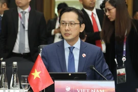 Thứ trưởng Bộ Ngoại giao Đỗ Hùng Việt tham dự Hội nghị Hội đồng Cộng đồng Chính trị-An ninh ASEAN lần thứ 27 tại Jakarta (Indonesia) hồi tháng Chín năm ngoái. (Ảnh: Hữu Chiến/TTXVN)