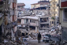 Các tòa nhà bị phá hủy sau động đất tại Hatay (Thổ Nhĩ Kỳ), ngày 12/2/2023. (Ảnh: AFP/TTXVN)