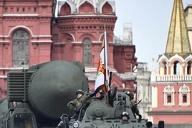 Tên lửa đạn đạo liên lục địa Yars của Nga tại Lễ duyệt binh kỷ niệm Ngày Chiến thắng trên Quảng trường Đỏ ở Moskva. (Ảnh: AFP/TTXVN)