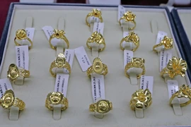 Vàng trang sức bày bán tại Công ty vàng Bảo Tín Mạnh Hải. (Ảnh: Trần Việt/TTXVN)