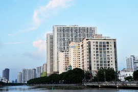 Chung cư cho người có thu nhập thấp bên kênh Tàu Hủ-Bến Nghé, Quận 4 (Thành phố Hồ Chí Minh). (Ảnh: Hồng Đạt/TTXVN)