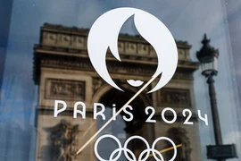 Biểu tượng Olympic và Paralympic 2024 tại Paris (Pháp). (Ảnh: AFP/TTXVN)
