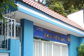 Điểm thi Trường Trung học Phổ thông Nguyễn Du, quận 10 nơi xảy ra sự việc. (Nguồn: Báo Pháp luật Thành phố Hồ Chí Minh)