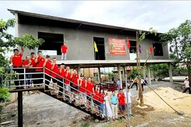 Nhà chống lũ cộng đồng được xây dựng ở huyện Lệ Thủy (Quảng Bình) là nơi tránh lũ an toàn cho người dân vào mùa mưa lũ. (Ảnh: TTX phát)