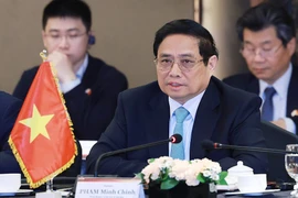 Thủ tướng Phạm Minh Chính phát biểu tại cuộc Tọa đàm với lãnh đạo một số tập đoàn lớn của Hàn Quốc. (Ảnh: Dương Giang/TTXVN)