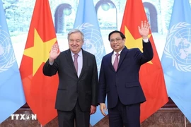 Thủ tướng Phạm Minh Chính tiếp Tổng Thư ký Liên hợp quốc António Guterres thăm chính thức Việt Nam, năm 2022. (Ảnh: Dương Giang/TTXVN)