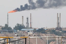 Một cơ sở khai thác dầu của Iran trên đảo Khark, ngoài khơi vùng Vịnh. (Ảnh: AFP/TTXVN)