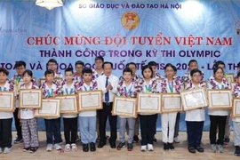 Học sinh Hà Nội xếp thứ hai toàn đoàn tại Olympic Toán và Khoa học Quốc tế