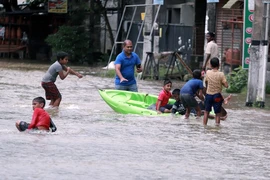 Ngập lụt sau mưa lớn tại Colombo (Sri Lanka) ngày 12/10/2024. (Ảnh: THX/TTXVN)