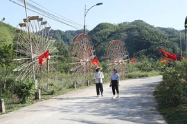 Đường xóm Mỏ Gà, xã Phú Thượng, huyện Võ Nhai (Thái Nguyên) được xây dựng từ nguồn vốn Chương trình mục tiêu quốc gia xây dựng nông thôn mới. (Ảnh: Hoàng Nguyên/TTXVN)