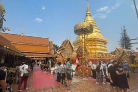 Chùa Phrathat Doi Suthep - một trong những ngôi chùa cổ nổi tiếng linh thiêng ở Chiang Mai (Thái Lan). Ảnh: Huy Tiến/TTXVN)