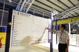 Bản đồ tuyến metro số 1 Bến Thành-Suối Tiên trong ga An Phú. (Ảnh: Hồng Đạt/TTXVN)