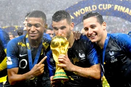 Các cầu thủ Pháp ăn mừng chức vô địch thế giới sau trận chung kết World Cup 2018 gặp Croatia ở Moskva, Nga ngày 15/7. (Nguồn: THX/TTXVN)