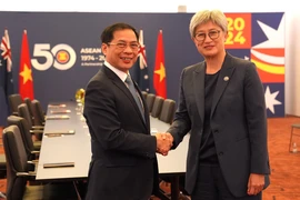 Bộ trưởng Ngoại giao Bùi Thanh Sơn và Bộ trưởng Ngoại giao Australia Penny Wong tại cuộc gặp. (Ảnh: Thanh Tú/PV TTXVN tại Australia).
