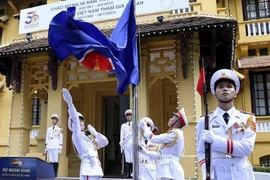 Lễ Thượng cờ kỷ niệm 56 năm Ngày thành lập ASEAN tại Trụ sở Bộ Ngoại giao (Hà Nội, 8/8/2023). (Ảnh: TTXVN)