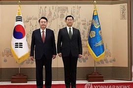 Tổng thống Hàn Quốc Yoon Suk Yeol và Đại sứ tại Saudi Arabia Choi Byung-hyuk. (Nguồn: Yonhap)